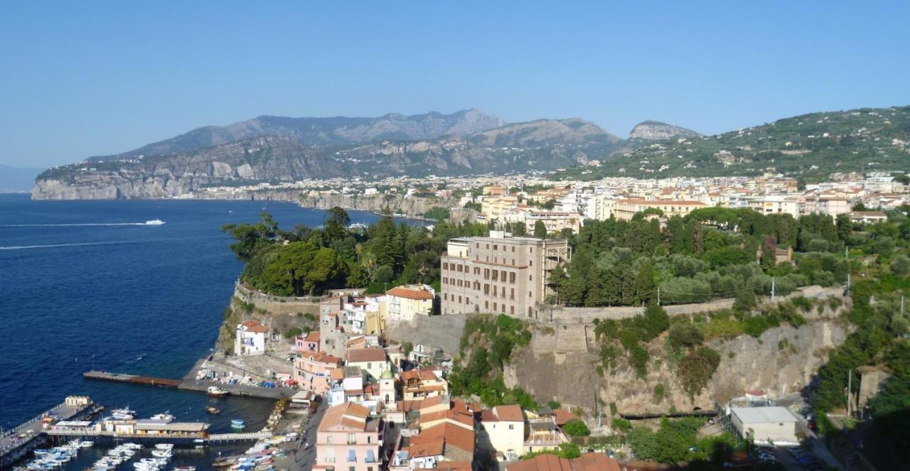 Casa Conny Lägenhet Piano di Sorrento Exteriör bild